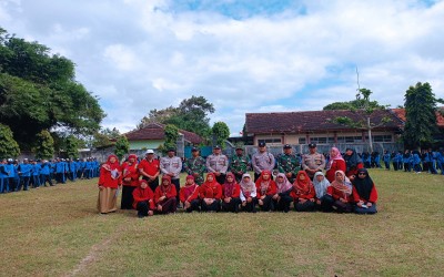 Latihan Baris-Berbaris Bersama TNI dan POLRI, Siswa MTsN 2 Tulungagung Semangat!
