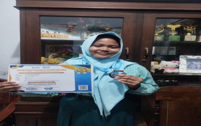 Siti Mardiyatun Nafiah Sukses Meraih Medali Perak Olimpiade Sains Nasional Bidang IPA